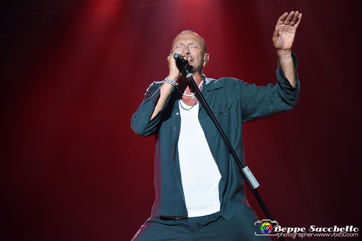 VBS_0905 - Concerto Biagio Antonacci - Palco Centrale Tour 2023.jpg